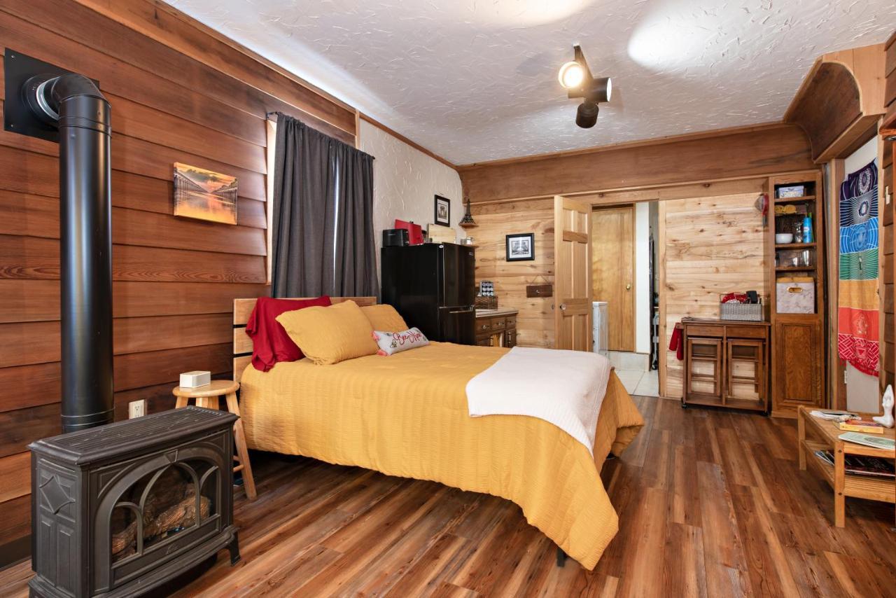 Wanderer Studio, An Off Grid Mountain Guest Studio With Fantastic Views เกลนวูดสปริงส์ ภายนอก รูปภาพ